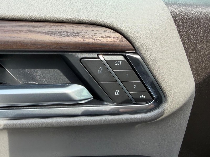 GMC Sierra 1500 Vehicle Full-screen Gallery Image 18