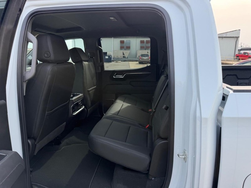 GMC Sierra 1500 Vehicle Full-screen Gallery Image 7