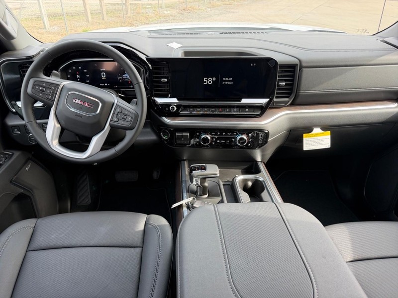 GMC Sierra 1500 Vehicle Full-screen Gallery Image 8