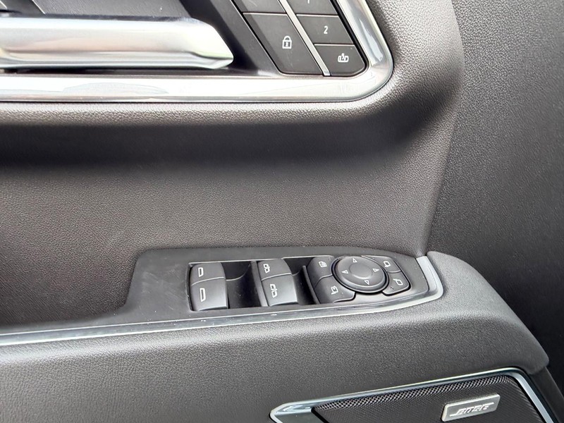 GMC Sierra 1500 Vehicle Full-screen Gallery Image 16