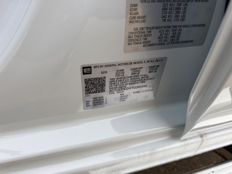 GMC Sierra 1500 Vehicle Full-screen Gallery Image 22