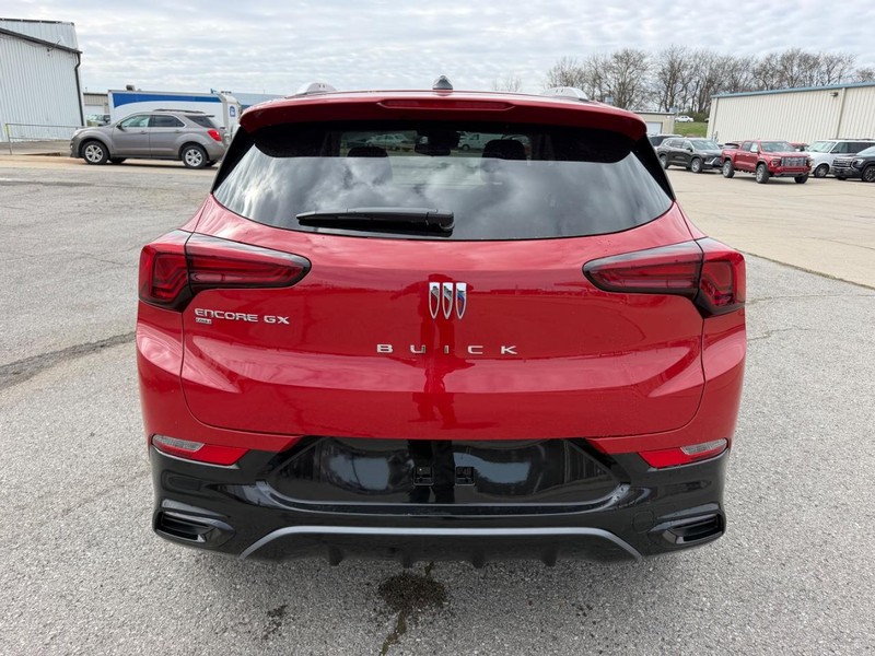 Buick Encore GX Vehicle Full-screen Gallery Image 4