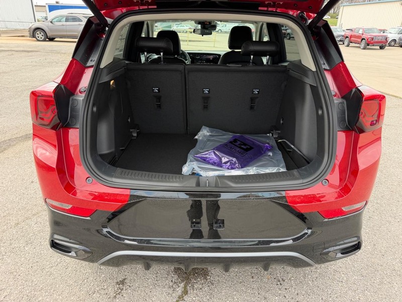 Buick Encore GX Vehicle Full-screen Gallery Image 5