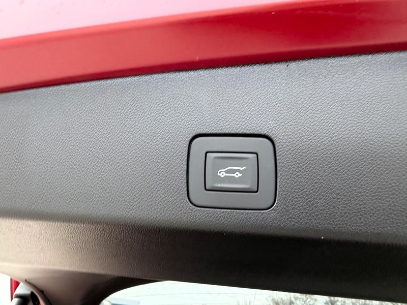 Buick Encore GX Vehicle Full-screen Gallery Image 6