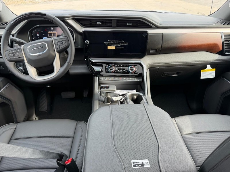 GMC Sierra 1500 Vehicle Full-screen Gallery Image 9