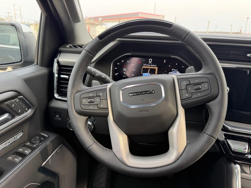 GMC Sierra 1500 Vehicle Full-screen Gallery Image 10