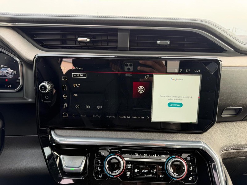 GMC Sierra 1500 Vehicle Full-screen Gallery Image 13