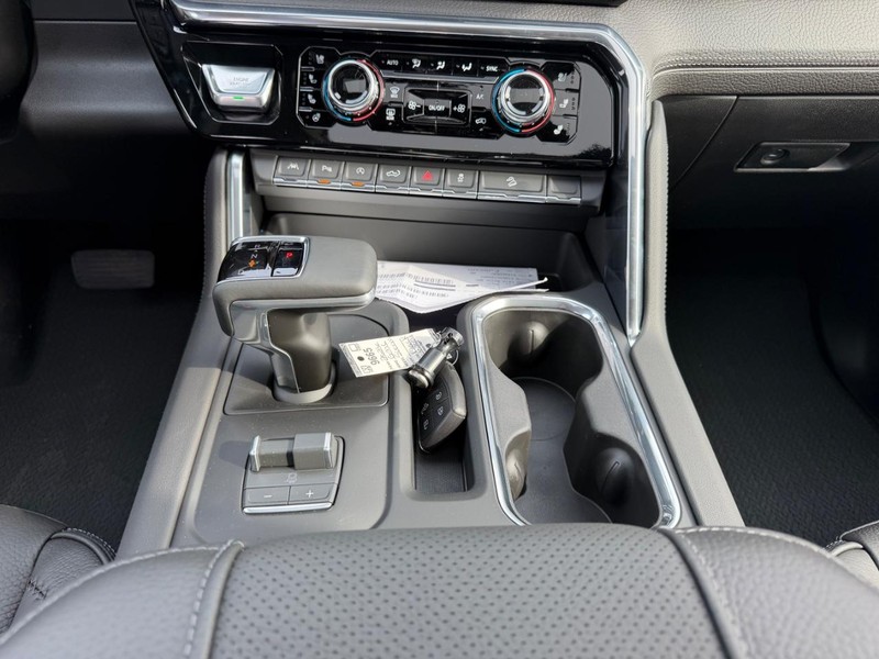 GMC Sierra 1500 Vehicle Full-screen Gallery Image 15