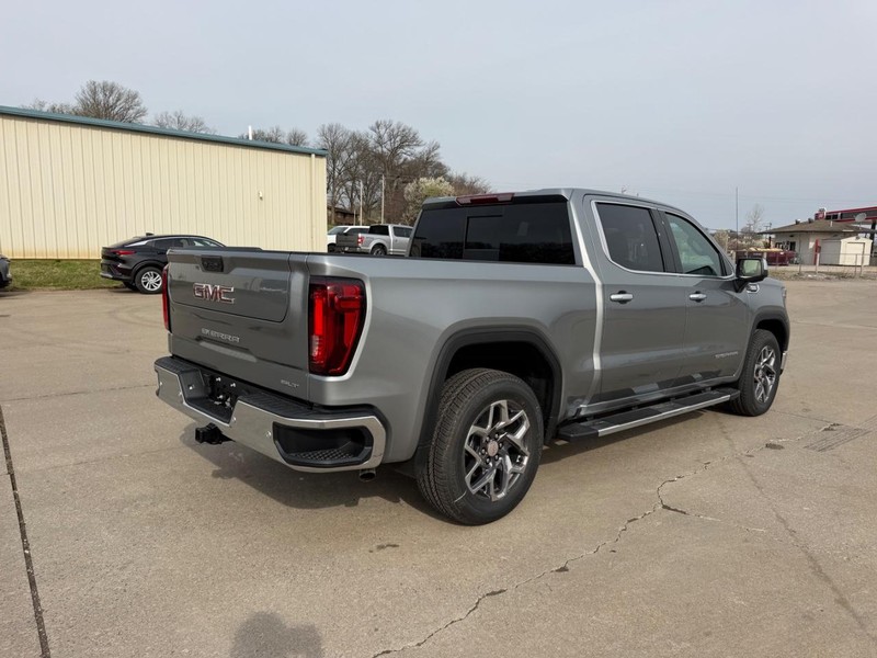 GMC Sierra 1500 Vehicle Full-screen Gallery Image 3