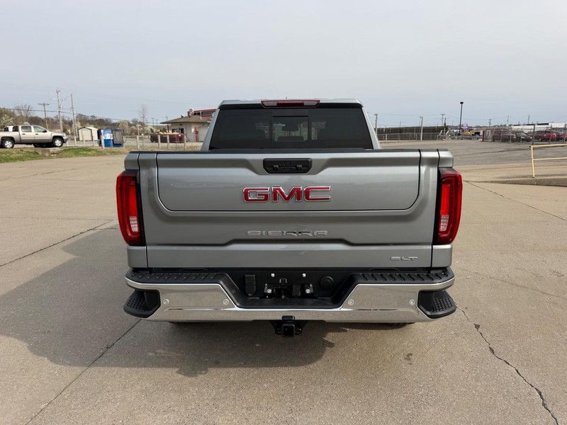 GMC Sierra 1500 Vehicle Full-screen Gallery Image 4