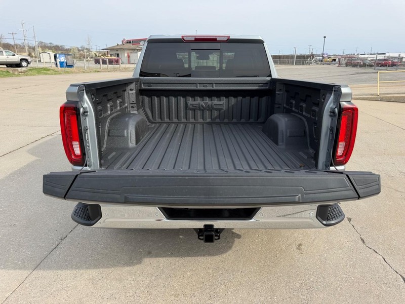 GMC Sierra 1500 Vehicle Full-screen Gallery Image 5