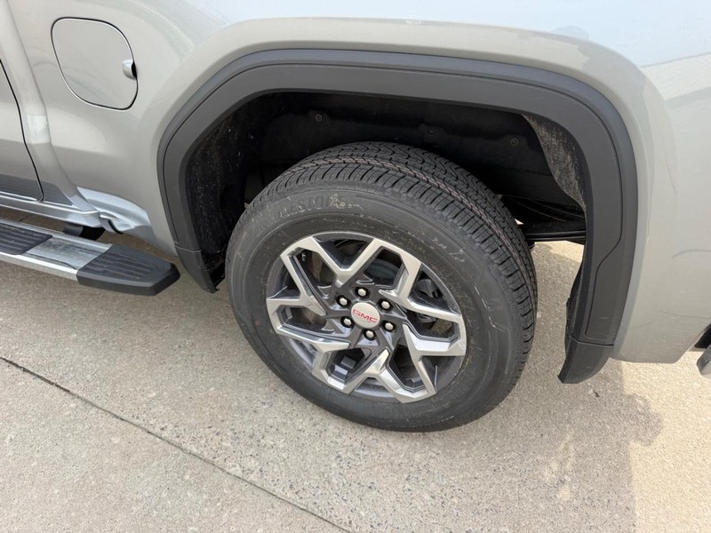 GMC Sierra 1500 Vehicle Full-screen Gallery Image 6