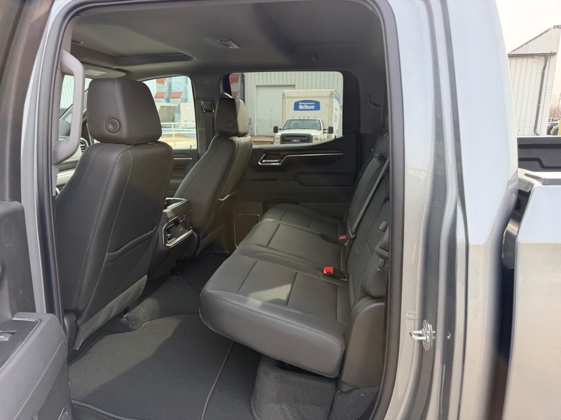 GMC Sierra 1500 Vehicle Full-screen Gallery Image 7