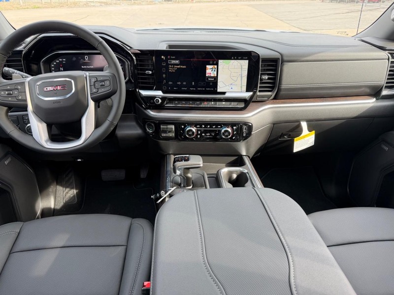 GMC Sierra 1500 Vehicle Full-screen Gallery Image 8