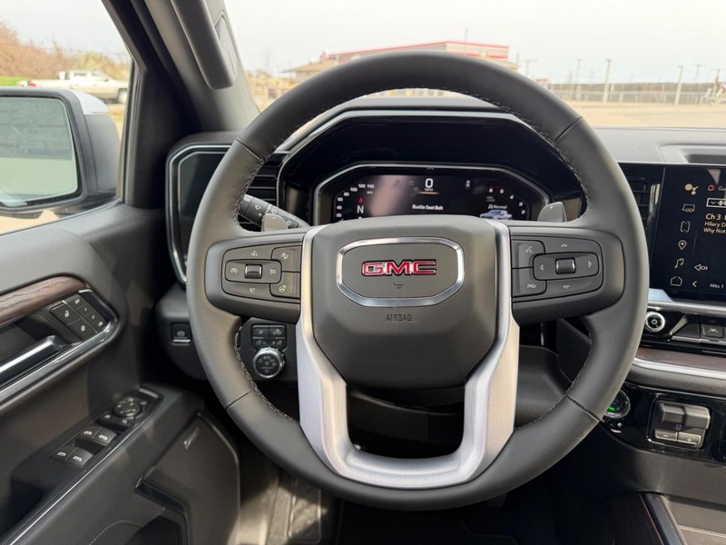 GMC Sierra 1500 Vehicle Full-screen Gallery Image 9