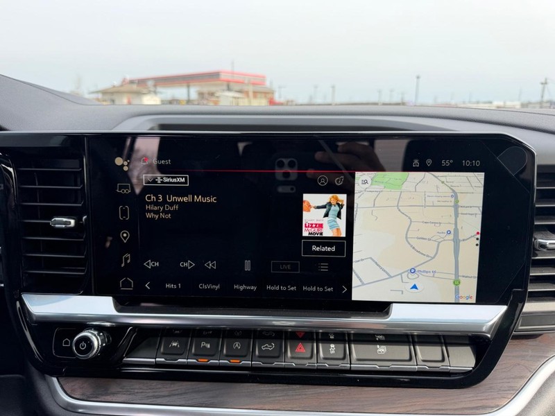 GMC Sierra 1500 Vehicle Full-screen Gallery Image 12