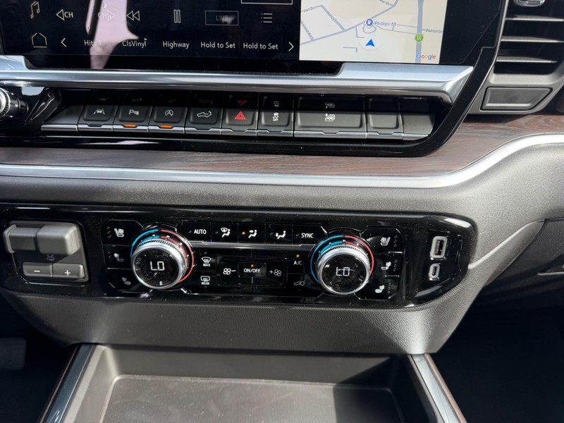 GMC Sierra 1500 Vehicle Full-screen Gallery Image 13