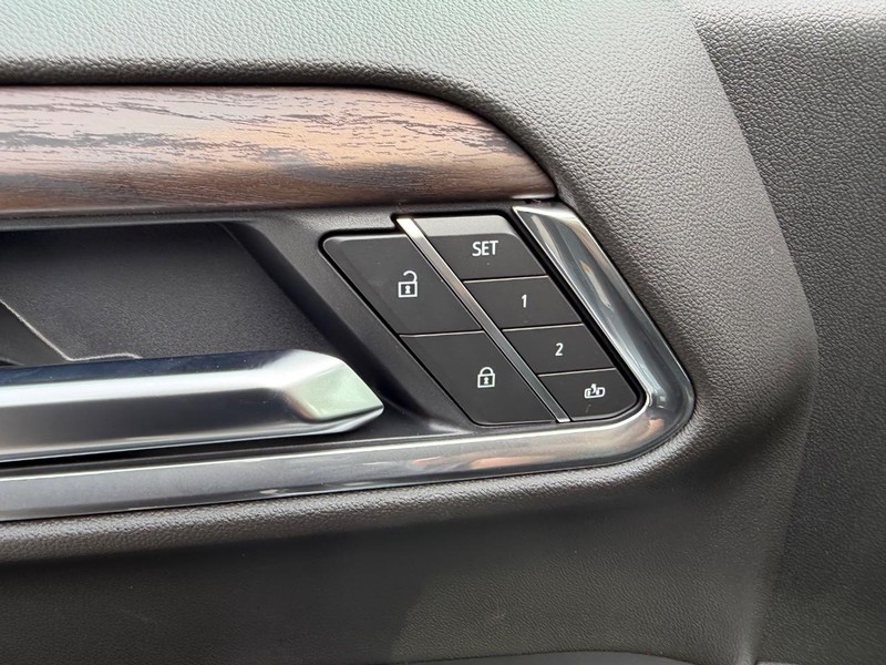 GMC Sierra 1500 Vehicle Full-screen Gallery Image 17