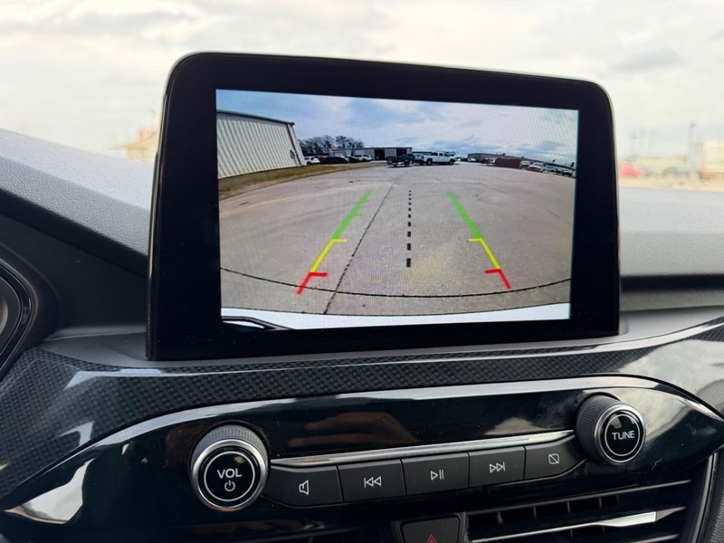 Ford Escape Vehicle Full-screen Gallery Image 20