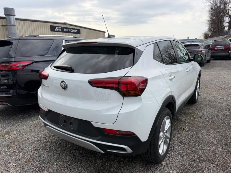 Buick Encore GX Vehicle Full-screen Gallery Image 3