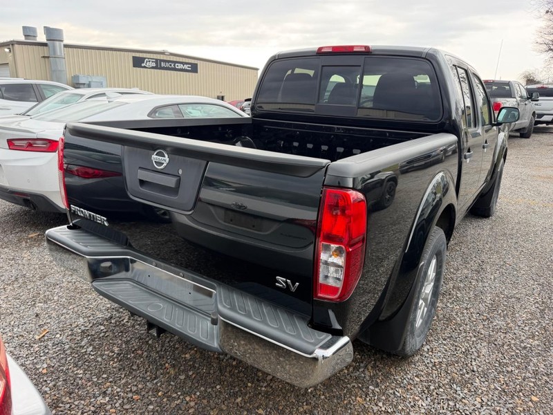 Nissan Frontier Vehicle Full-screen Gallery Image 3