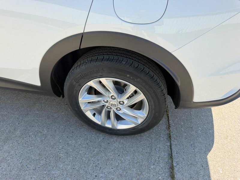 Buick Envista Vehicle Full-screen Gallery Image 7