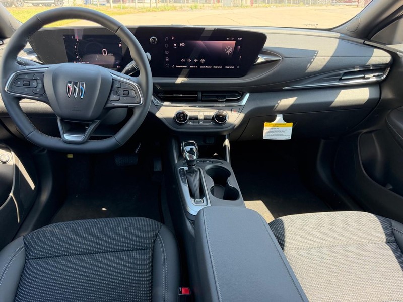 Buick Envista Vehicle Full-screen Gallery Image 9