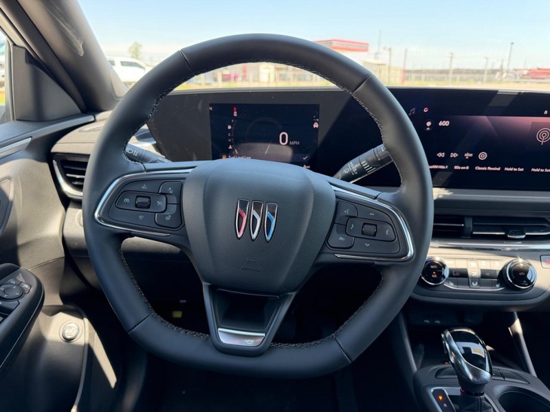 Buick Envista Vehicle Full-screen Gallery Image 10