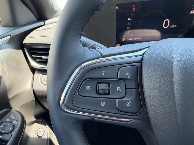 Buick Envista Vehicle Full-screen Gallery Image 11