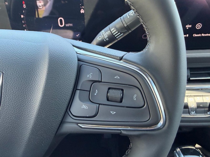Buick Envista Vehicle Full-screen Gallery Image 12