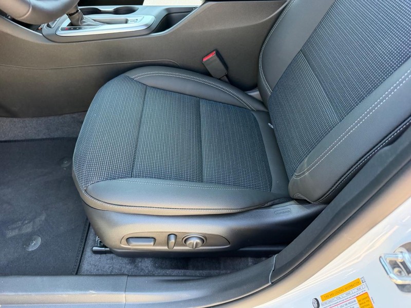 Buick Envista Vehicle Full-screen Gallery Image 18