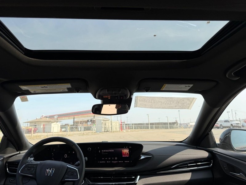 Buick Envista Vehicle Full-screen Gallery Image 9