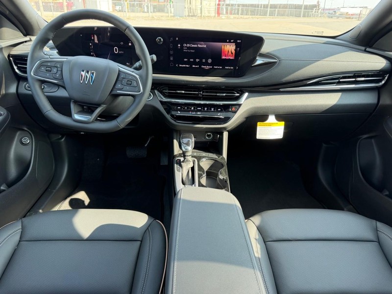 Buick Envista Vehicle Full-screen Gallery Image 10