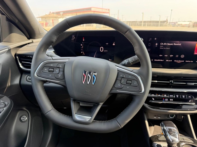 Buick Envista Vehicle Full-screen Gallery Image 11