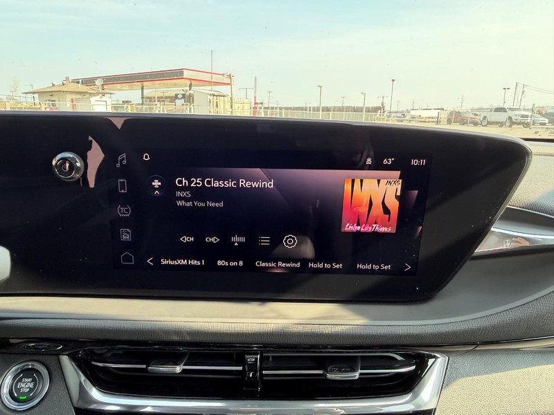 Buick Envista Vehicle Full-screen Gallery Image 14