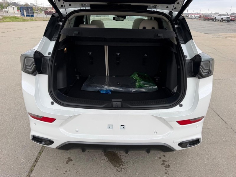 Buick Encore GX Vehicle Full-screen Gallery Image 5