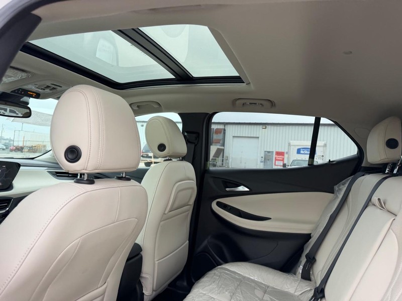 Buick Encore GX Vehicle Full-screen Gallery Image 9