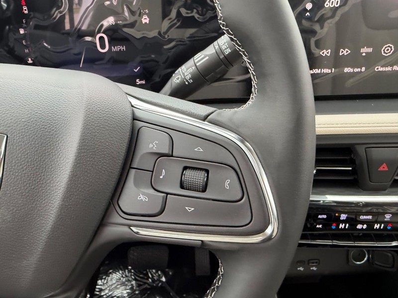 Buick Encore GX Vehicle Full-screen Gallery Image 13