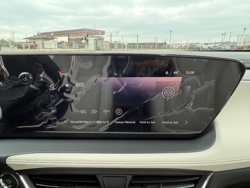 Buick Encore GX Vehicle Full-screen Gallery Image 14