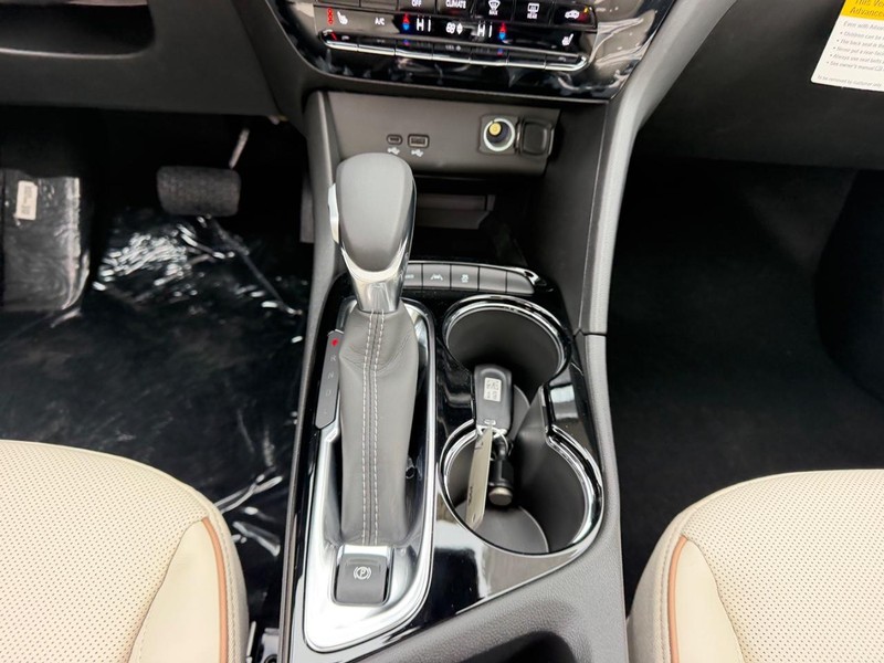 Buick Encore GX Vehicle Full-screen Gallery Image 16
