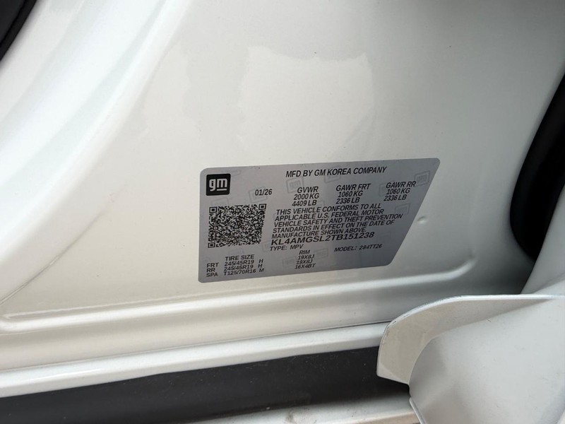 Buick Encore GX Vehicle Full-screen Gallery Image 23