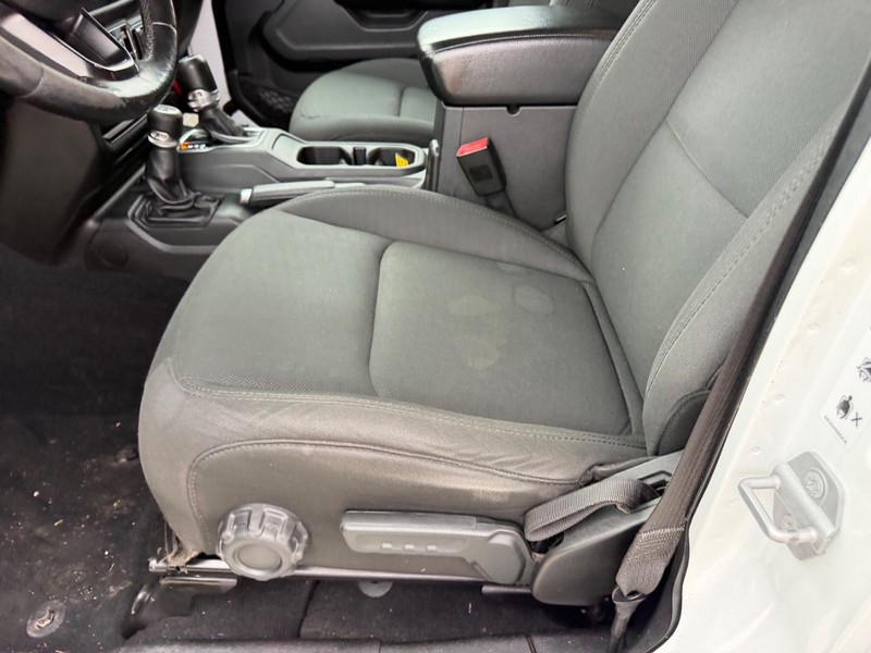 Jeep Wrangler Unlimited Vehicle Full-screen Gallery Image 17