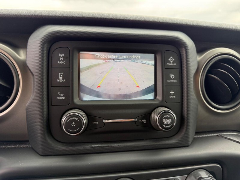 Jeep Wrangler Unlimited Vehicle Full-screen Gallery Image 19