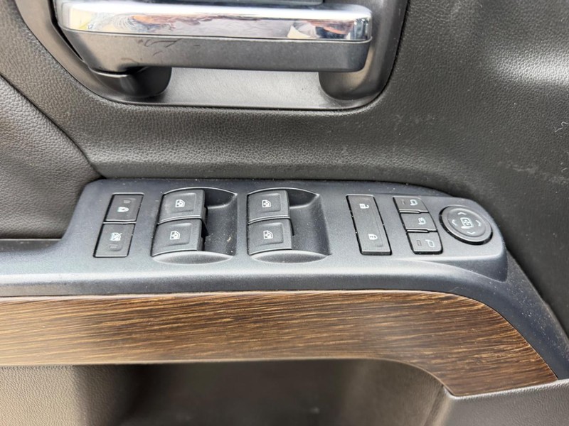 GMC Sierra 2500HD Vehicle Full-screen Gallery Image 15