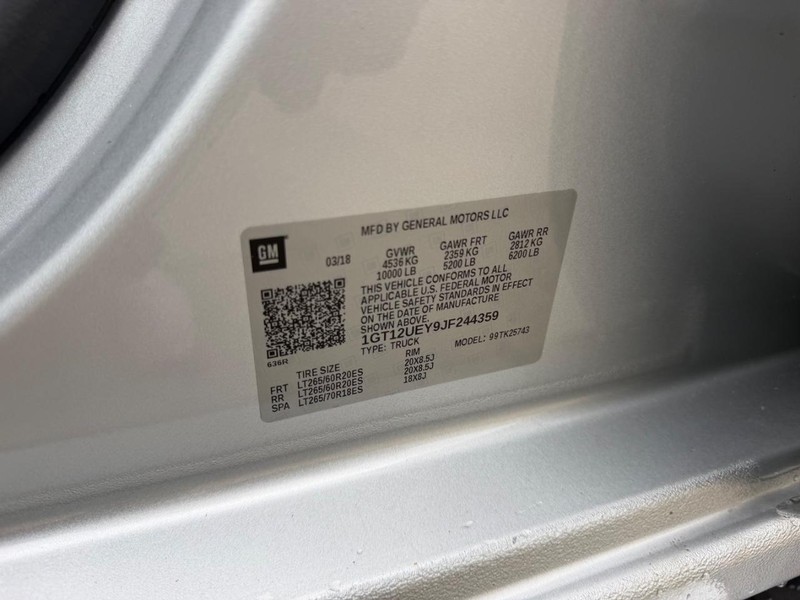 GMC Sierra 2500HD Vehicle Full-screen Gallery Image 20