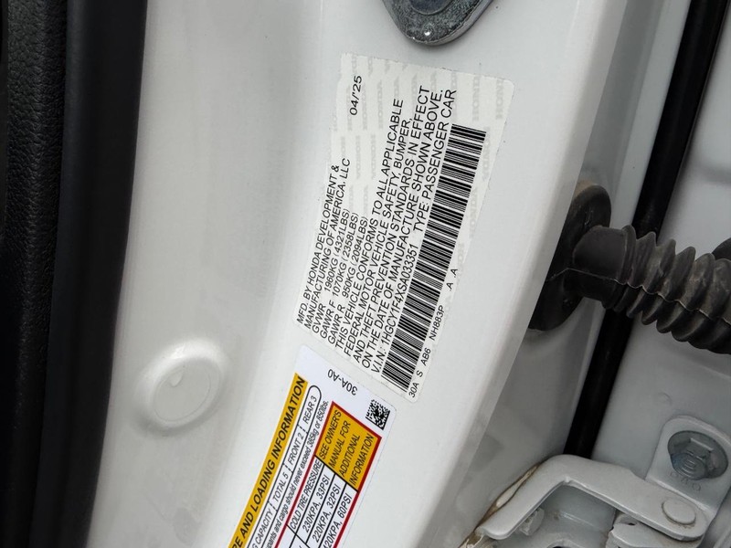 Honda Accord Sedan Vehicle Full-screen Gallery Image 20