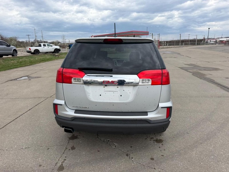 GMC Terrain Vehicle Full-screen Gallery Image 4