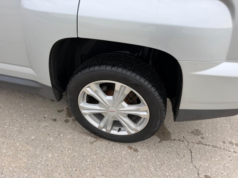 GMC Terrain Vehicle Full-screen Gallery Image 6