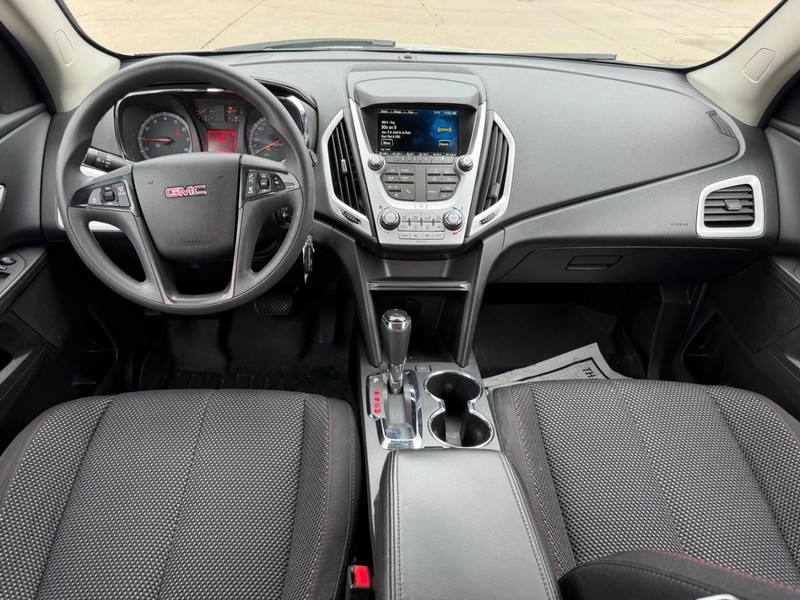 GMC Terrain Vehicle Full-screen Gallery Image 8