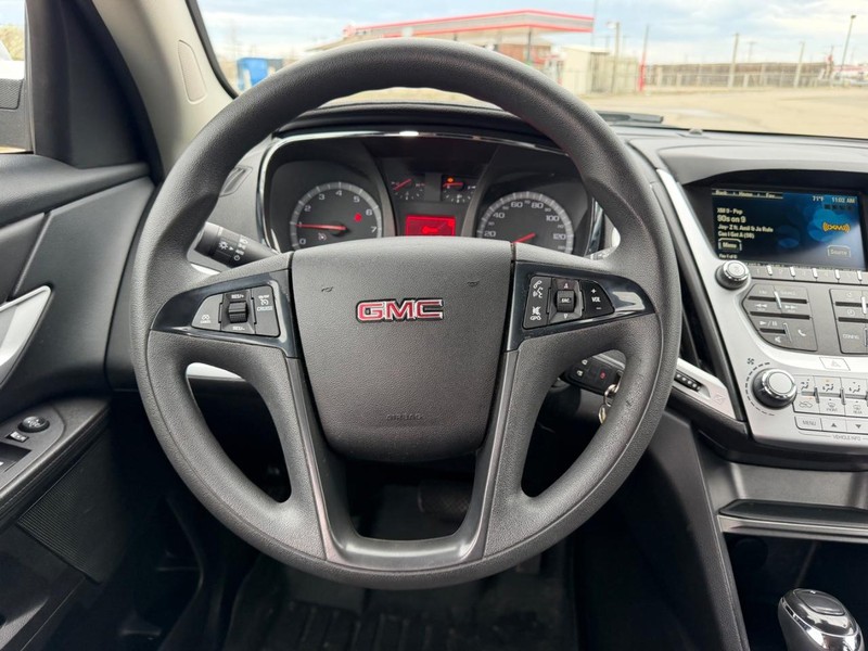 GMC Terrain Vehicle Full-screen Gallery Image 9